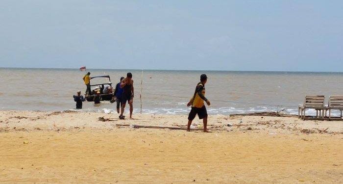 Orangtua Korban Tabah Bertahan di Tenda, Penyelam Alalak Berangas Bantu Pencarian Wisatawan Tenggelam di Pantai Batakan