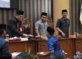DPRD Tanbu Gelar Rapat Paripurna Pemandangan Umum Fraksi Terhadap Dua Raperda