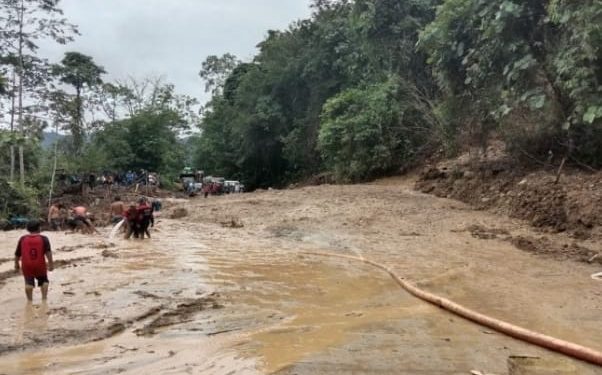 Diterjang Longsor BPBD Imbau Pengendara Waspadai Jalan Mentewe-Banjar