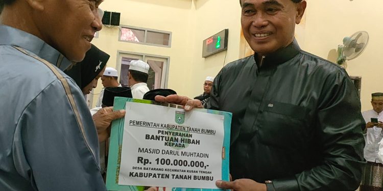 Hari Kedua Safari Ramadhan, Abah Zairullah Kunjungi Desa Batarang di Kusan Tengah