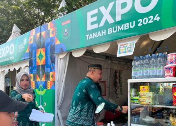 DLH Sosialisasikan Tertib Kelola Sampah Kepedagang di Expo Mappanre Ri Tasi’e