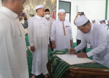 Bupati Tanah Bumbu Zairullah Azhar Lantik 1.242 PPPK