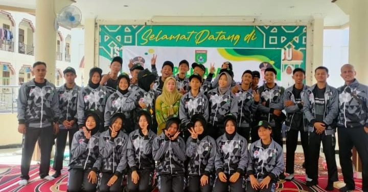 Mewakili Bupati, Asisten I Lepas Kontingen POPDA Tanah Bumbu