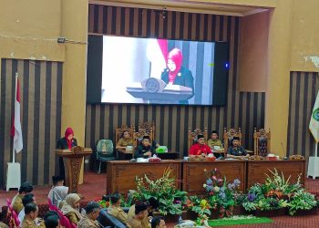 DPRD Tanah Bumbu Berikan Pandangan Terhadap Raperda Bantuan Keuangan Partai dan Keolahragaan