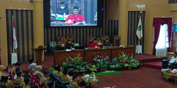 DPRD Tanah Bumbu Tolak BahasTentang Pembentukan Kecamatan Pangeran dan Kecamatan Satui Bersujud