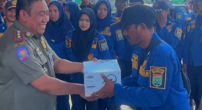 Dinas Satpol PP dan Damkar Tanah Bumbu Gelar Acara Halal Bi Halal Sekaligus Serahkan SK Non PNS 2024
