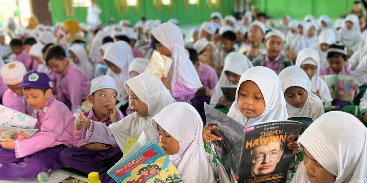 Dispersip Tanah Bumbu bangun Karakter Anak dengan Story Telling