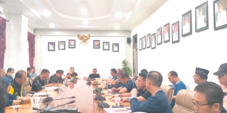Bupati Zairullah Rapat dengan Semua Kepala SKPD
