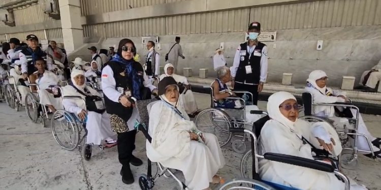 Disebut Pelayanan Haji ‘Ramah Lansia & Disabilitas’ , Fasilitas di Kloter Banjarmasin Ini Bikin Keluarga Adem