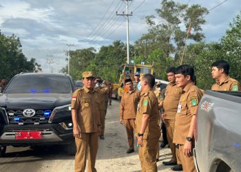Bupati Zairullah Azhar Pastikan Jalan Alternatif Km 171 Secepatnya Diperbaiki