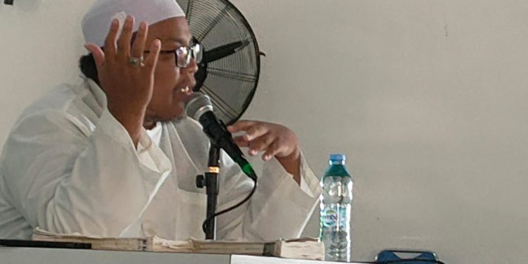 Ustadz Hiyatullah Ali Pimpin Sholat Dhuha Sekaligus Berikan Tausiyah