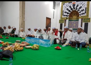 Anggota DPRD Tanah Bumbu, Hasanuddin, Hadiri Haul Syech Saman Al Madani