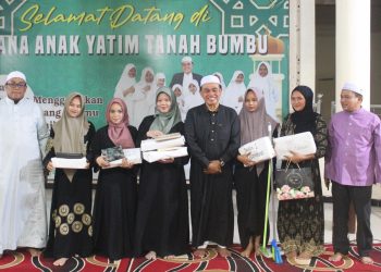 10 Muharram, Bupati Zairullah Beri Hadiah untuk Anak Yatim