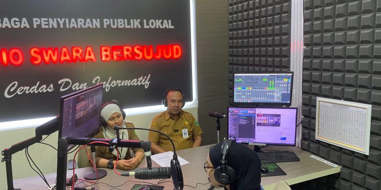Dispersip Tanah Bumbu Kenalkan Layanan Digitalisasi Perpustakaan