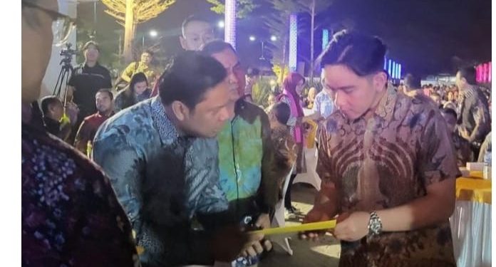 Wakili Gubernur, Sekdaprov Kalimantan Selatan Serahkan Undangan Pembukaan Porwanas untuk Gibran