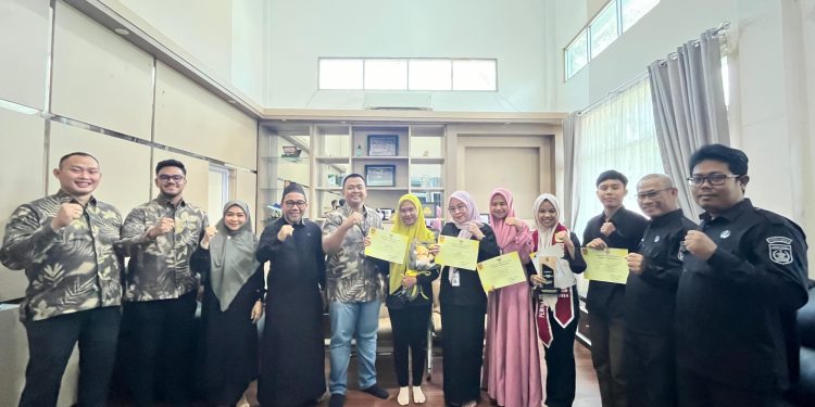 Pemuda Pelopor dan WMP Tanah Bumbu Terima Penghargaan Dari Dispora Kalimantan Selatan