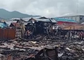 Dramatis, Penyelamatan Nenek 80 th yang Tidur Pulas Saat Kebakaran di Kotabaru Berkobar