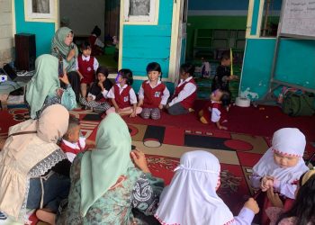 Hari Pertama Murid Baru di Sekolah, Guru Paud Budi Mulia Banjarmasin Perkenalkan Sholat Dhuha Awali Pelajaran