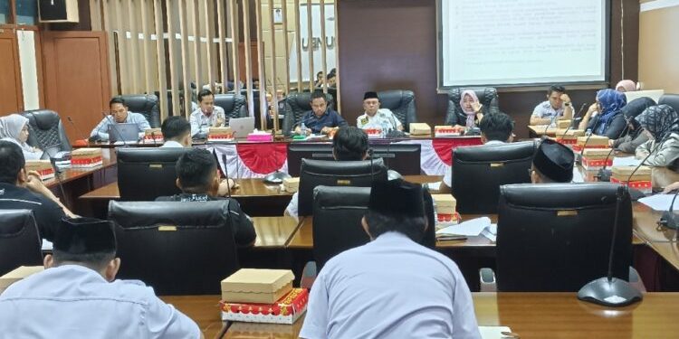 Bapemperda dan Gabungan Komisi DPRD Tanbu Gelar Rapat Kerja Terkait Pengembangan Kewirausahaan