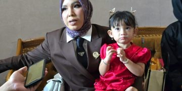 Sarniah Resmi Dilantik, Siap Wujudkan Amanat Mendiang H Upi di DPRD Tanbu