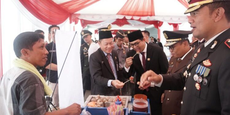 Ketua DPRD Apresiasi Kegiatan ‘Bazar Makanan Rakyat’ Yang Digelar Polres Tanah Bumbu