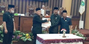 DPRD Tanah Bumbu Gelar Rapat Paripurna Dalam Rangka Pengambilan Dua Buah Keputusan Raperda