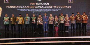 Tanah Bumbu Raih Penghargaan UHC Awards 2024, Diserahkan Wakil Presiden KH. Ma’ruf Amin