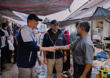 Mampir Ngopi ke Pasar Manunggal, Andi Rudi Latif Disambut Antusias Pedagang