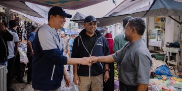 Mampir Ngopi ke Pasar Manunggal, Andi Rudi Latif Disambut Antusias Pedagang