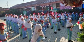 Sambut HUT Kemerdekaan RI ke-79, SDN Kuin Utara 5 Gelar Jalan Santai