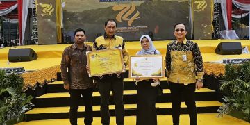 Pemkab Tanah Bumbu Terima Penghargaan Realisasi Investasi Terbesar se-Kalimantan Selatan