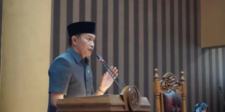 Paripurna DPRD Tanbu, Sekda Ambo Sakka Sampaikan Prestasi Memgurangi Tingkat Kemiskinan Ekstrem