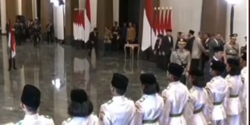 Medsos Betabur Kecaman terhadap Dugaan Larangan Berjilbab bagi PaskibrakaNas: Jemput Anak Kita Pulang sebagai Pahlawan