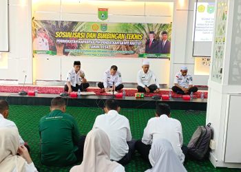 Mewakili Bupati Tanah Bumbu, Eryanto Rais Buka Sosialisasi dan Bimtek Penataan Sawit