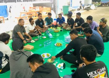 Direktur PT Air Minum Bersujud Berikan Arahan kepada Seluruh Operator