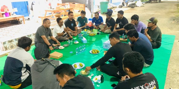 Direktur PT Air Minum Bersujud Berikan Arahan kepada Seluruh Operator
