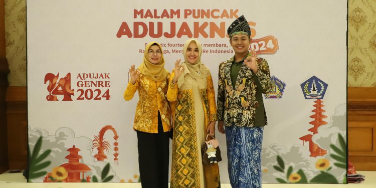 Hadiri ADUJAKNAS 2024, Pj Ketua PKK HSU Mengaku Bangga Atas Prestasi Zainal Fuad Ditingkat Nasional