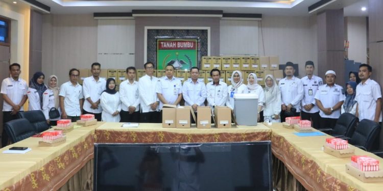 Sekretariat DPRD Tanah Bumbu Musnahkan 2.512 Arsip