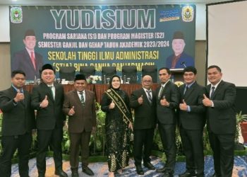 Wakil Ketua DPRD dan Dua Kadis Tanah Bumbu Ikuti Yudisium Magister Administrasi