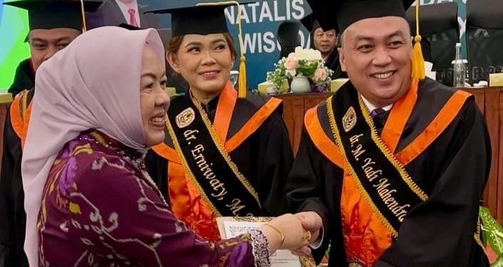 Anggota DPRD Kalsel Ikut Wisuda Magister Administrasi STIA Bina Banua