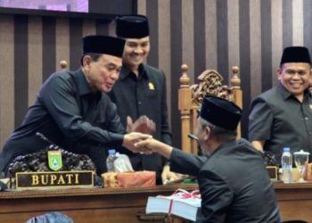 Pada Paripurna Dewan, Abah Zairullah Sampaikan RAPBD 2025