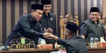 Pada Paripurna Dewan, Abah Zairullah Sampaikan RAPBD 2025