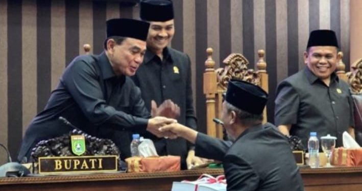 Pada Paripurna Dewan, Abah Zairullah Sampaikan RAPBD 2025