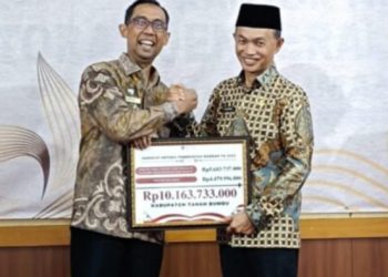 Sekda Ambo Sakka Hadiri Penyerahan Insentif Daerah Tahun 2024 di Banjarmasin