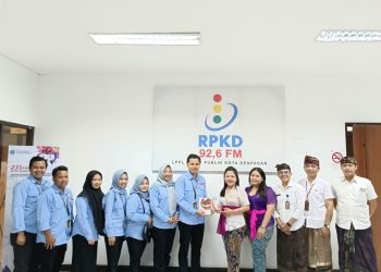 LPPL Radio Swara Bersujud Tanah Bumbu Kunjungan ke Radio Publik Kota Denpasar 92.6 FM