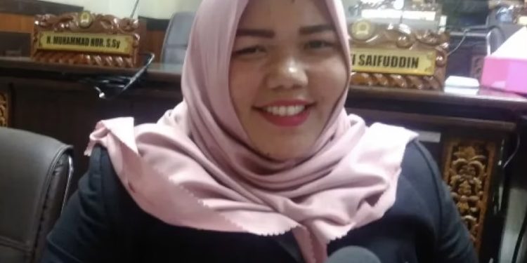 Hj Mariana, Politisi Perempuan Pertama dari Kalsel Dilantik Bersama 580 Anggota di Senayan