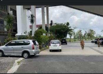 Parkiran Mobdin Lengang, Kantor Pemprov Kalsel Bagai Kehilangan ‘Induk