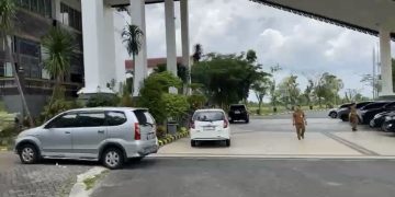 Parkiran Mobdin Lengang, Kantor Pemprov Kalsel Bagai Kehilangan ‘Induk