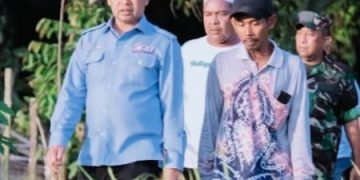 Calon Wakil Bupati Tanah Bumbu Blusukan di Desa Sumber Baru