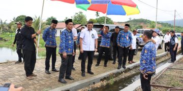 Bupati Zairullah Buka Bimtek CPPOB dan Pembenihan Ikan Patin di Lokasi Smart Fisheries Village